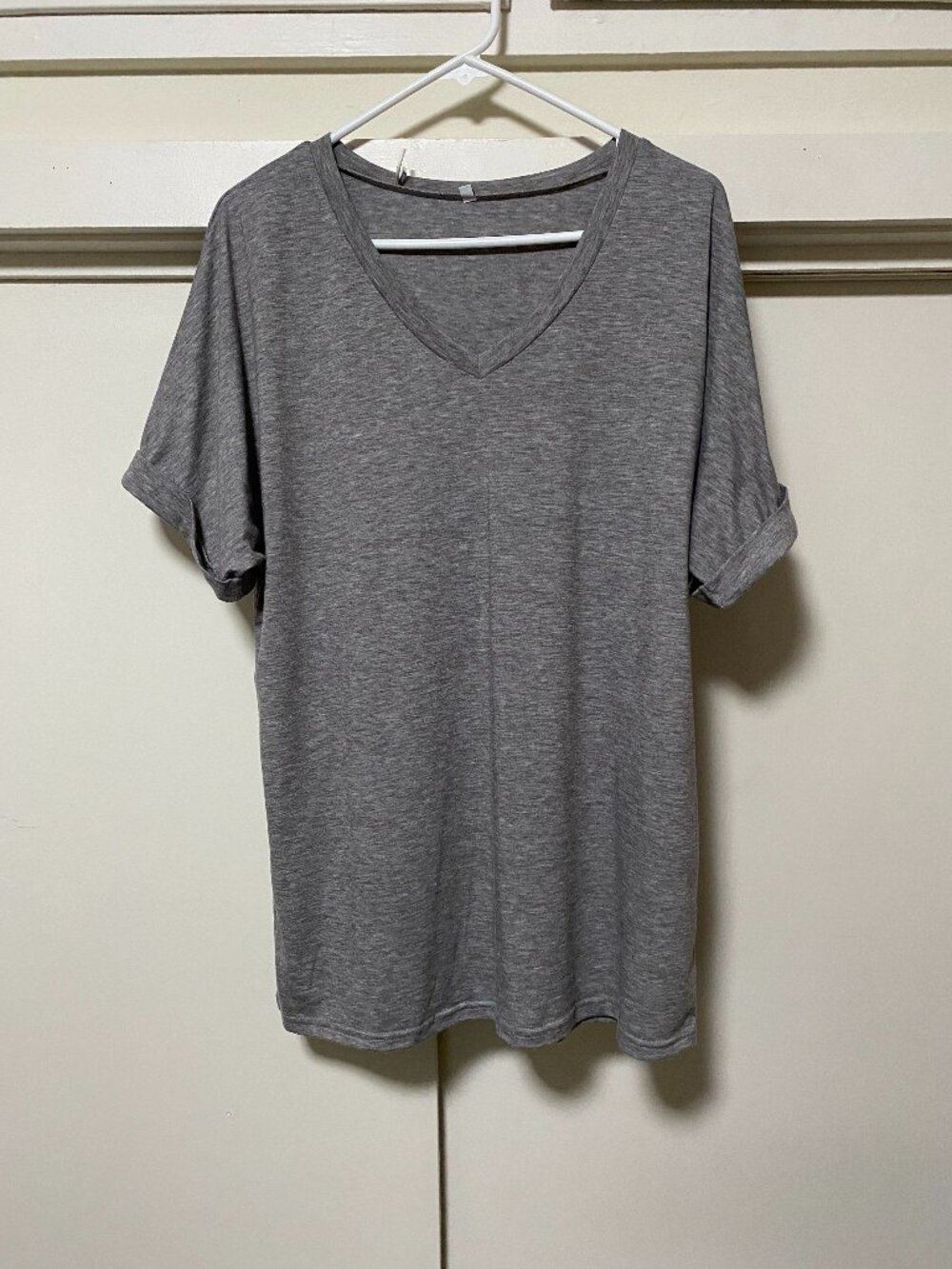 **Super comfy, gray tunic w/short, cuffed sleeves, size XL
